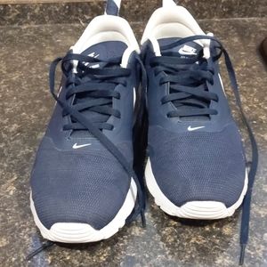Nike Air Max Tavas in Navy Blue